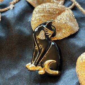 Vintage black cat brooch